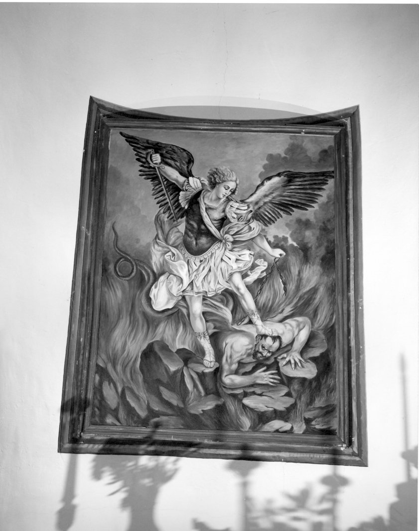 San Michele Arcangelo combatte Satana (dipinto) di Buccino Cossi M (prima metà sec. XX)