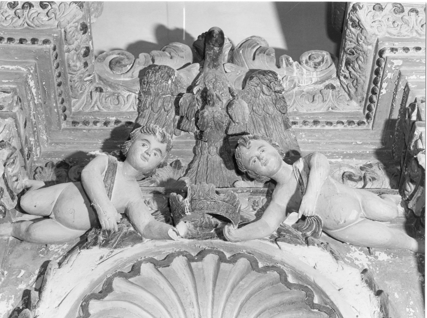 angeli reggicorona (statua, coppia) - bottega campana (sec. XVIII)