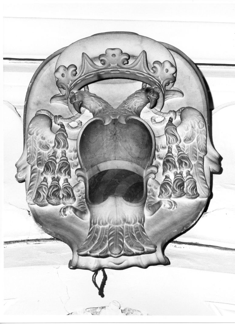 stemma gentilizio (rilievo) - bottega campana (sec. XVIII)