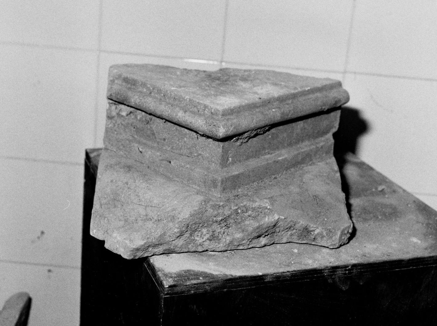 altare, frammento - bottega campana (ultimo quarto sec. XVIII)