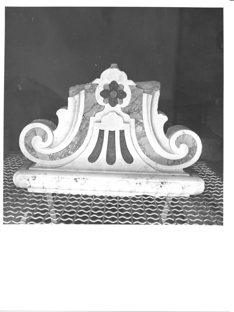 altare, frammento - bottega campana (sec. XVIII)