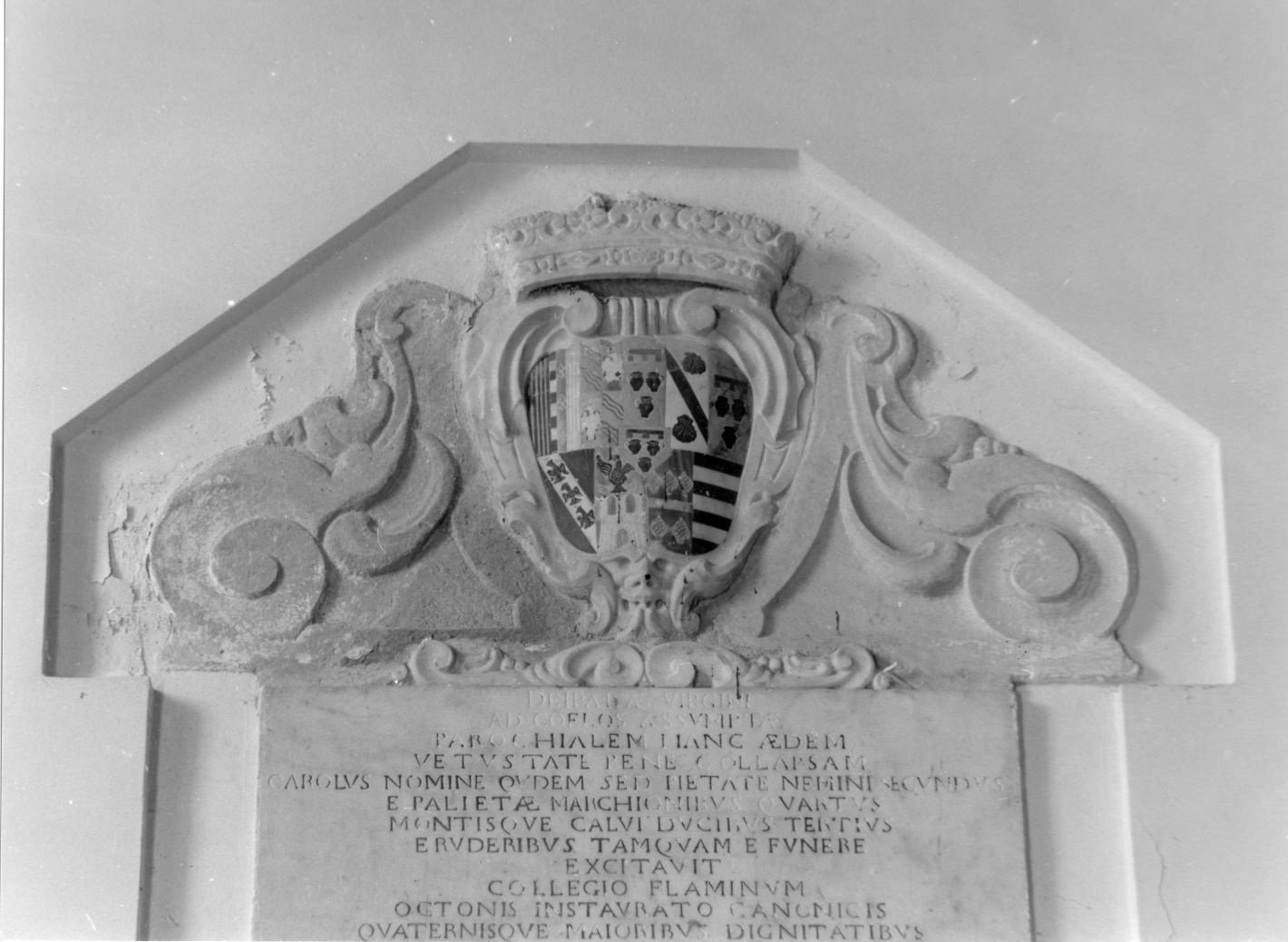 stemma gentilizio (rilievo) - bottega irpina (sec. XVIII)