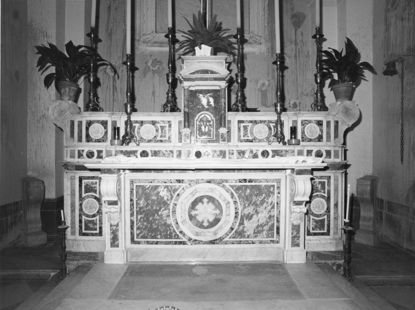 altare maggiore - bottega campana (fine/inizio secc. XVIII/ XIX)