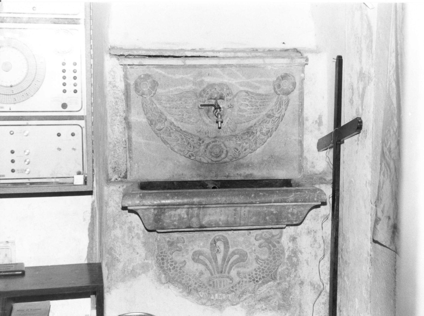 lavabo da sacrestia - bottega Italia meridionale (prima metà sec. XVIII)