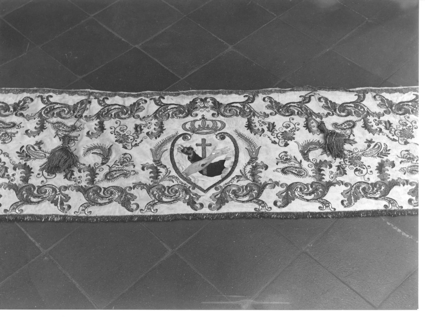 tovaglia d'altare, opera isolata - manifattura irpina (sec. XIX)