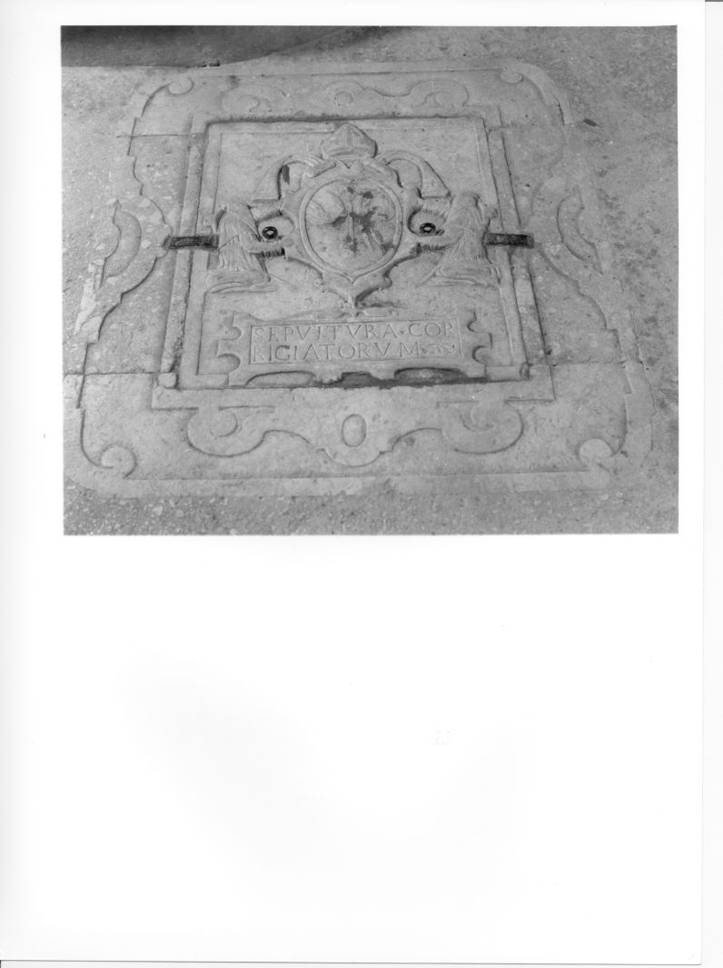 stemma (lapide) - bottega di Buccino (seconda metà sec. XVIII)