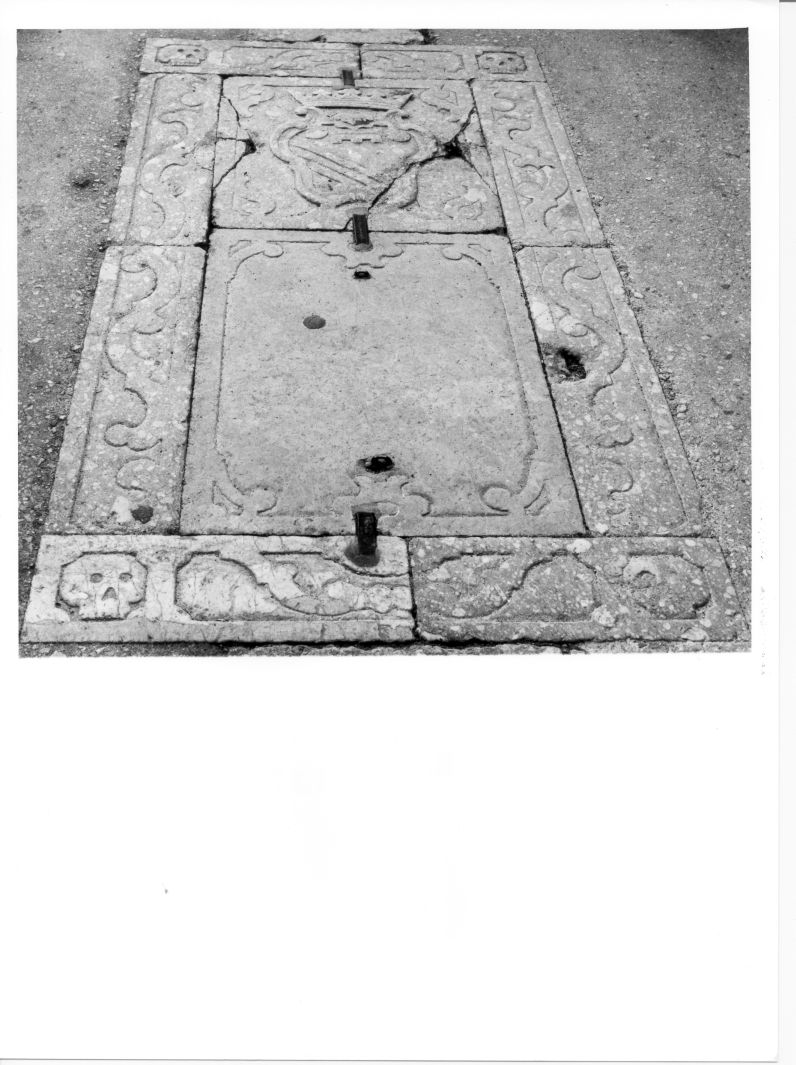 stemma (lapide tombale) - bottega di Buccino (sec. XVIII)