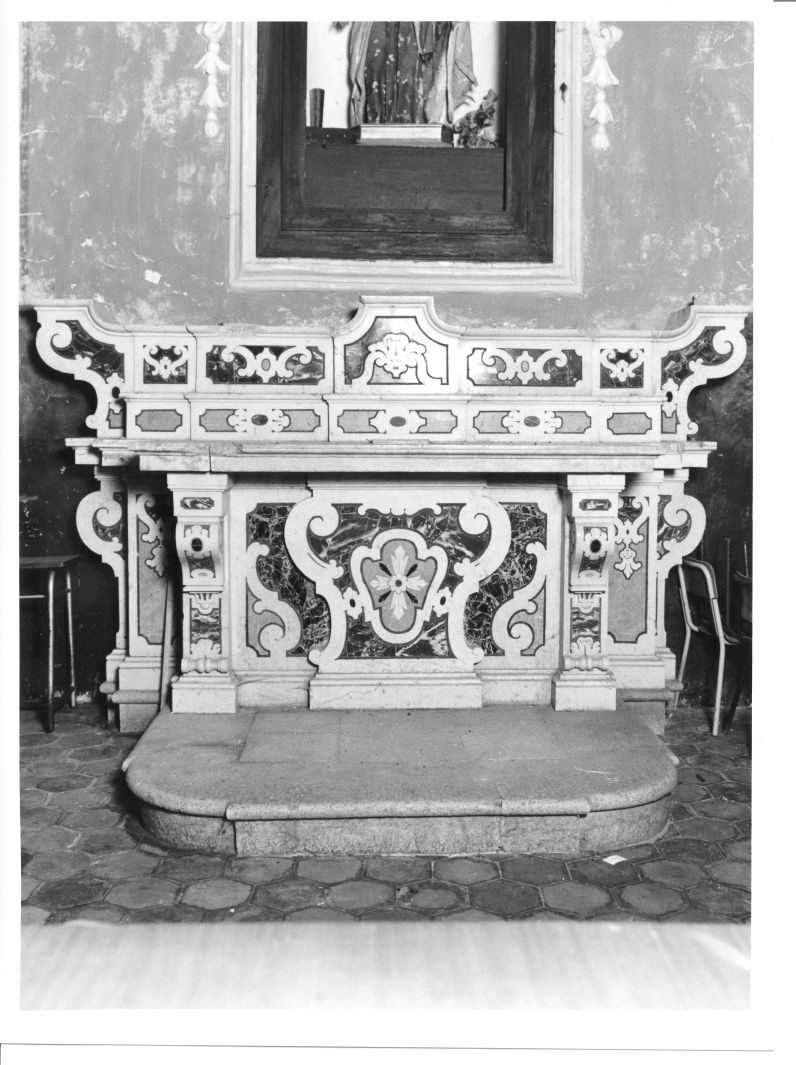 motivi decorativi a volute (altare, opera isolata) - bottega napoletana (sec. XVIII)