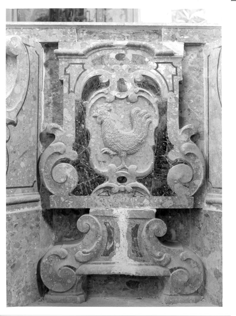 stemma comunale (scultura) - bottega di Buccino (prima metà sec. XVIII)