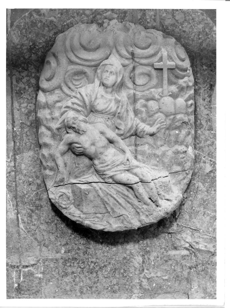 Pietà (rilievo) - bottega di Buccino (seconda metà sec. XVI)