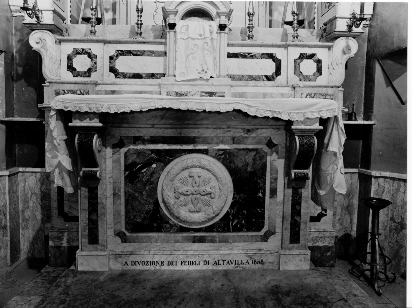 motivi decorativi geometrici e vegetali (altare maggiore, opera isolata) - bottega napoletana (sec. XIX)