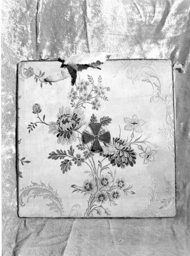 motivi decorativi floreali (borsa) - manifattura campana (seconda metà sec. XIX)