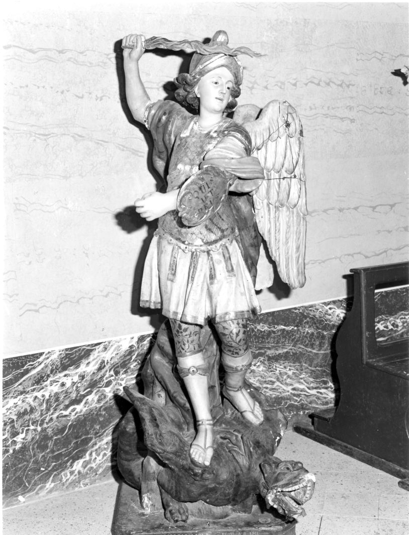 San Michele Arcangelo combatte il drago (statua) - bottega campana (sec. XVIII)