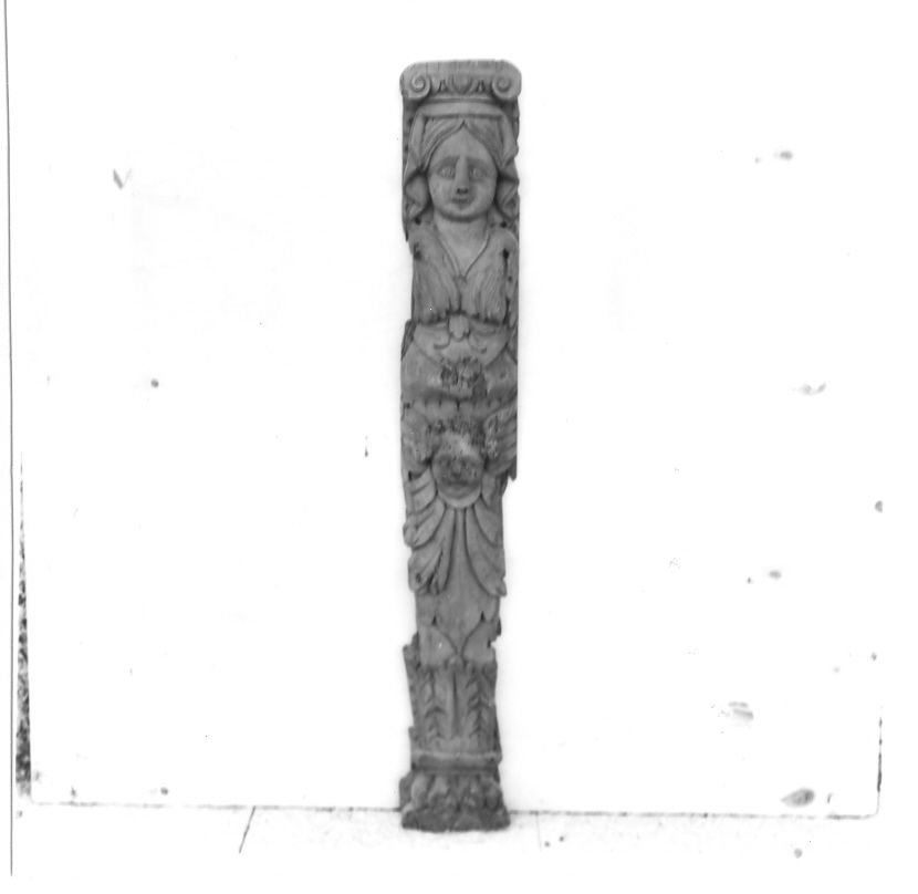motivi decorativi a grottesche (stalli del coro, elemento d'insieme) - bottega irpina (prima metà sec. XVII)