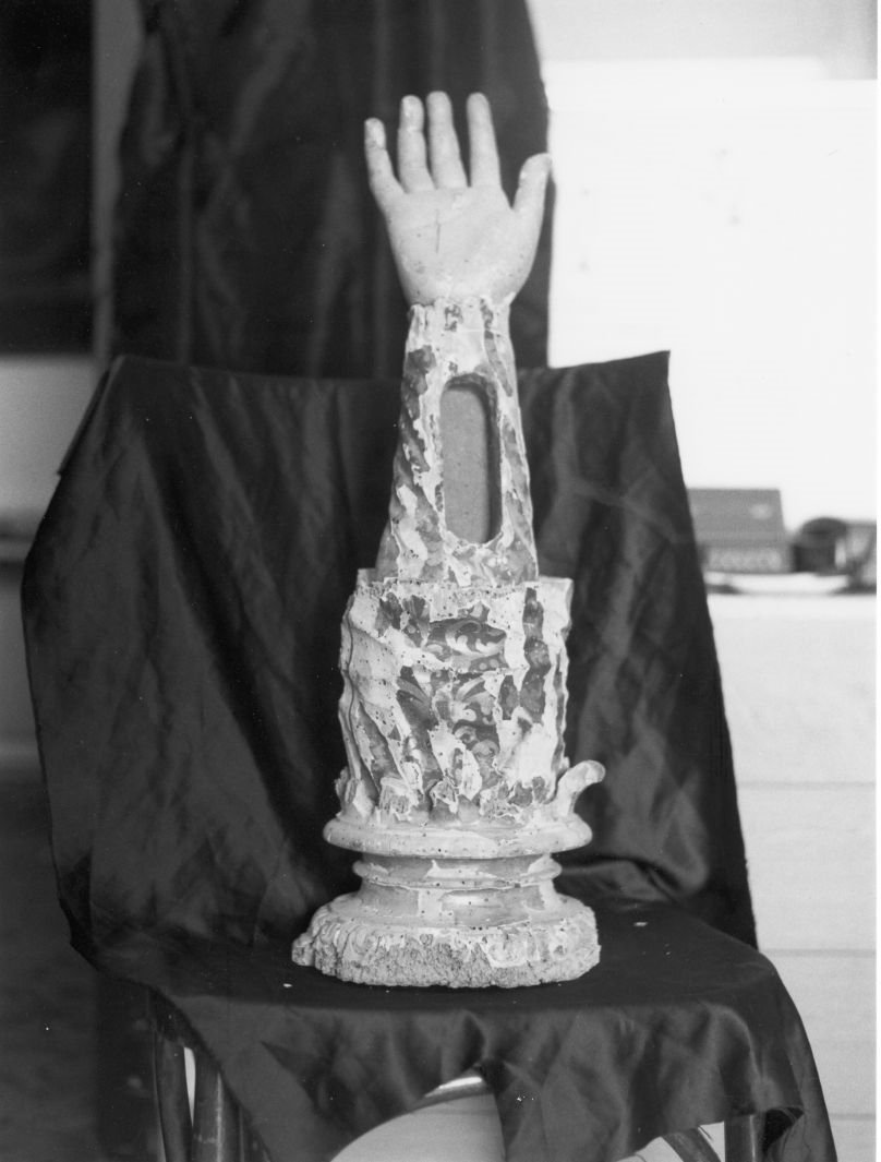 reliquiario antropomorfo - a braccio - bottega campana (fine/inizio secc. XVII/ XVIII)