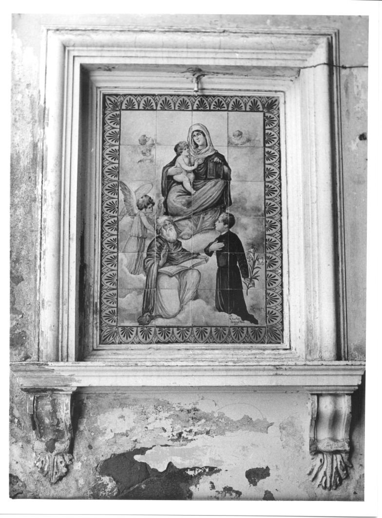 Madonna della Porta, Madonna con Bambino tra San Matteo e Sant'Antonio (edicola) di Avallone Alfonso (sec. XX)