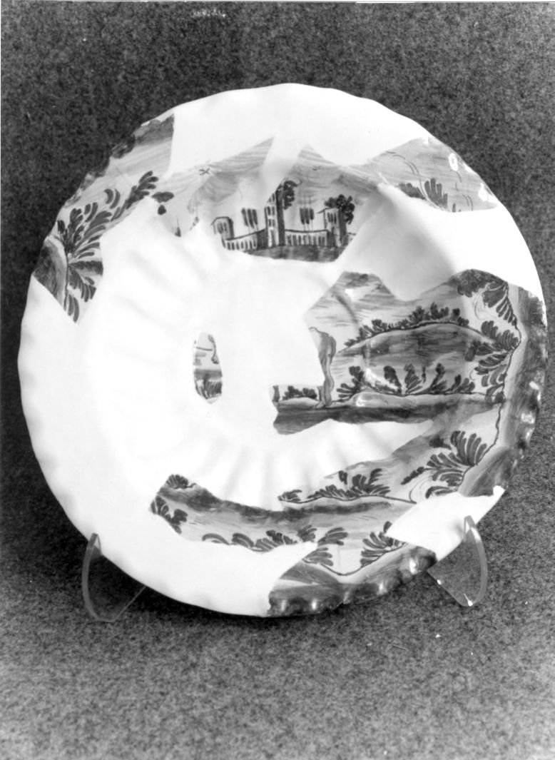 paesaggio con architetture (piatto fondo) - bottega ligure (fine/inizio secc. XVII/ XVIII)