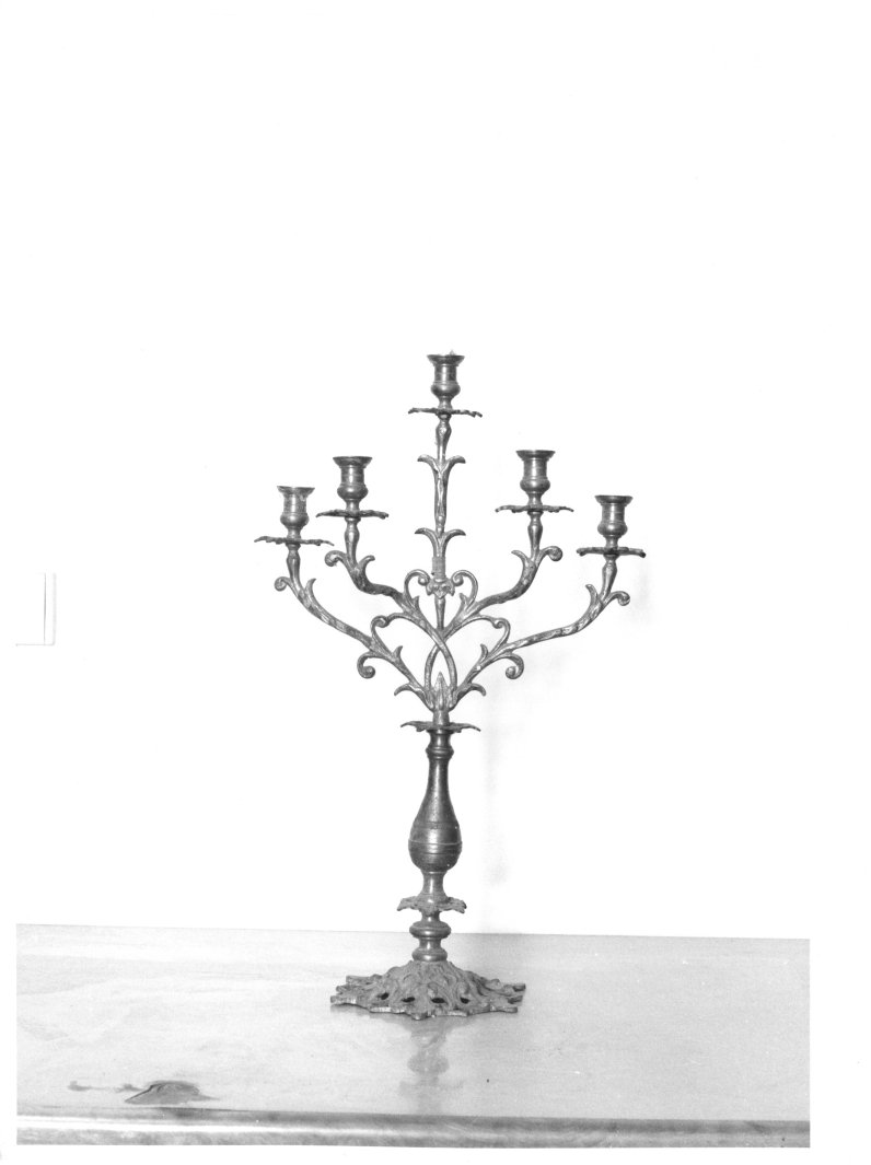 candelabro, serie - bottega campana (prima metà sec. XX)