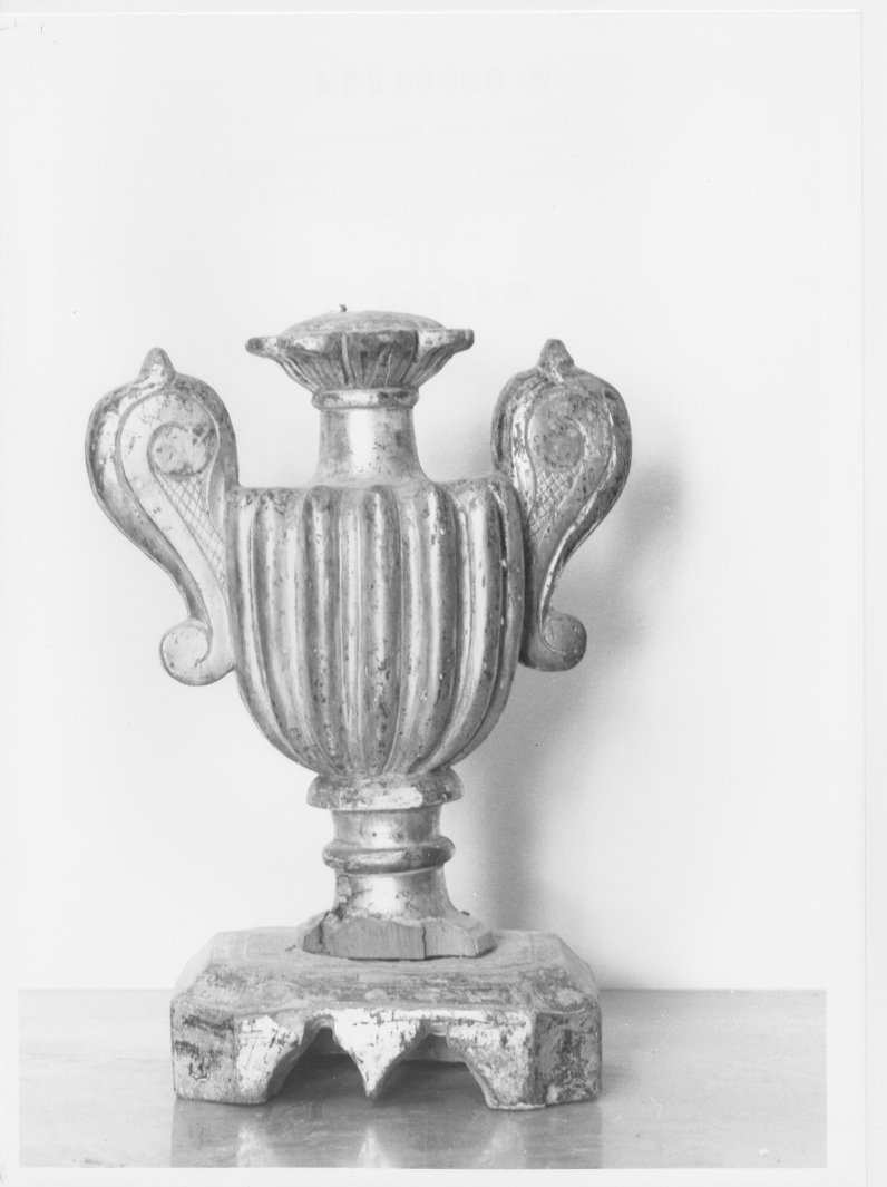 vaso d'altare con composizione floreale, serie - bottega campana (sec. XIX)