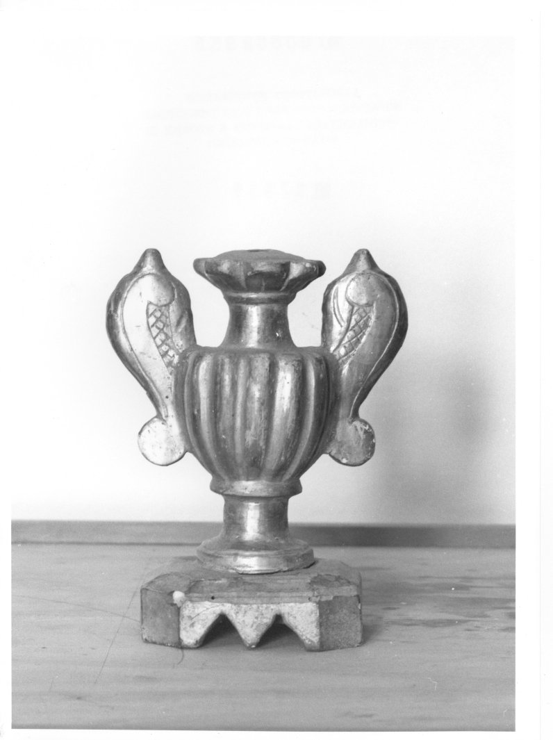 vaso d'altare con composizione floreale, serie - bottega campana (sec. XIX)