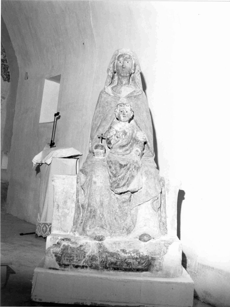 Madonna con Bambino (gruppo scultoreo) - bottega campana (sec. XV)
