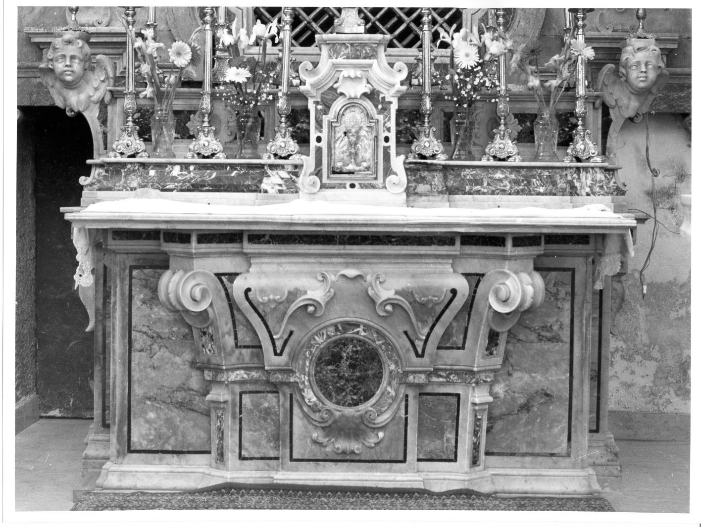 cherubini e motivi decorativi a volute (altare, opera isolata) - bottega campana (sec. XVIII)