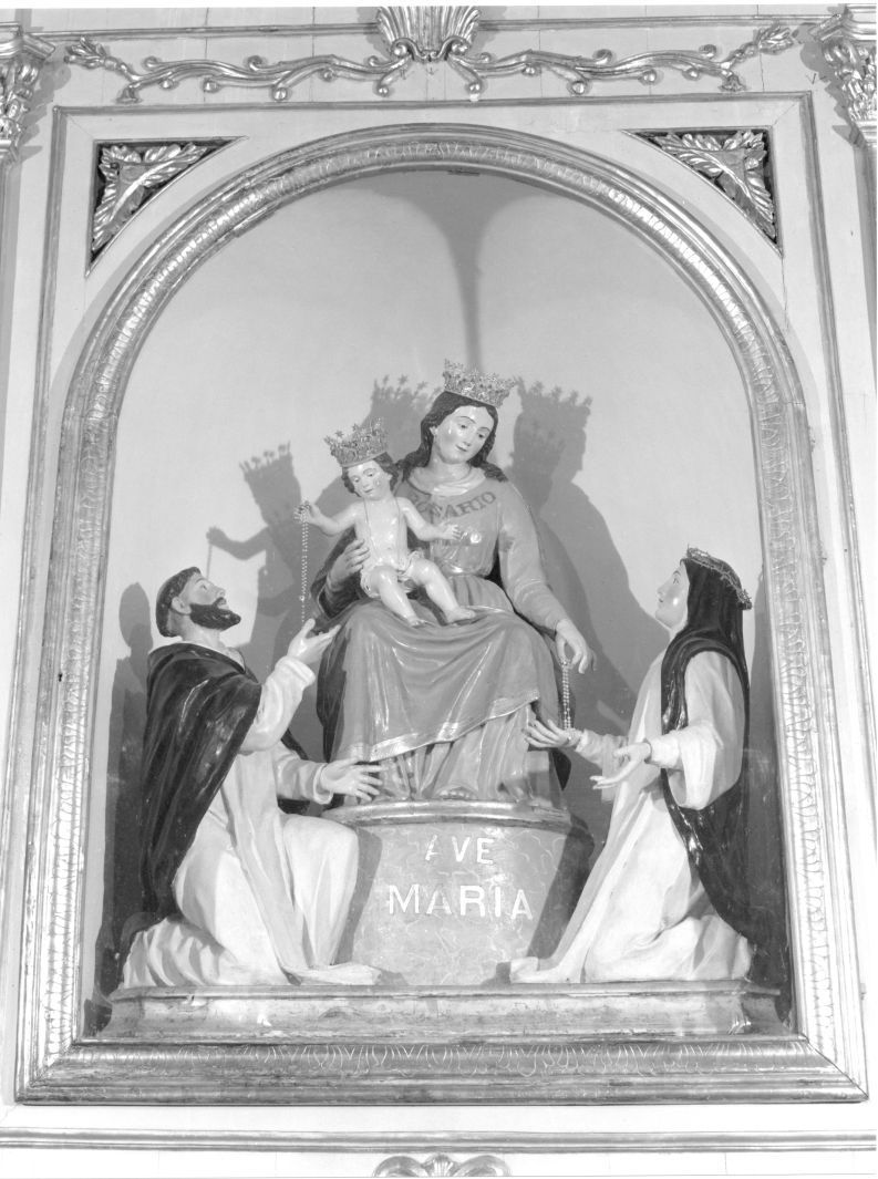 Madonna del Rosario con San Domenico e Santa Caterina da Siena (gruppo scultoreo) - bottega napoletana (prima metà sec. XIX)