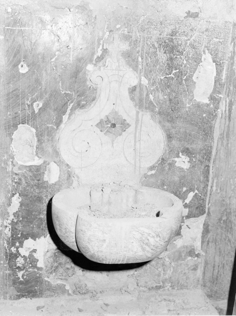 acquasantiera, opera isolata - bottega campana (metà sec. XVIII)