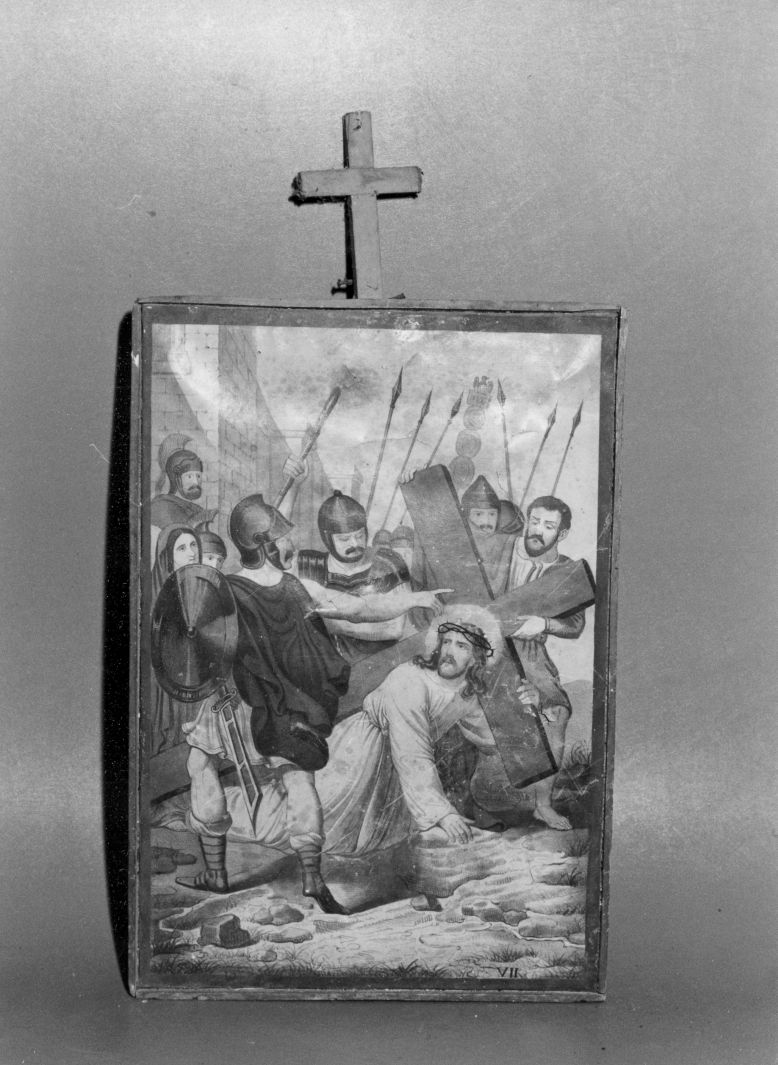 stazione VII: Gesù cade sotto la croce la seconda volta (stampa colorata a mano, serie) - ambito Italia centro-meridionale (fine/inizio secc. XIX/ XX)