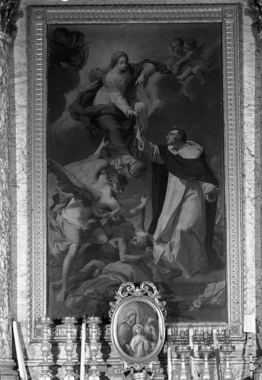 La Madonna, San Domenico e un Arcangelo che abbatte gli eretici, Madonna e Santi (pala d'altare) di Gandolfi Gaetano (sec. XVIII)