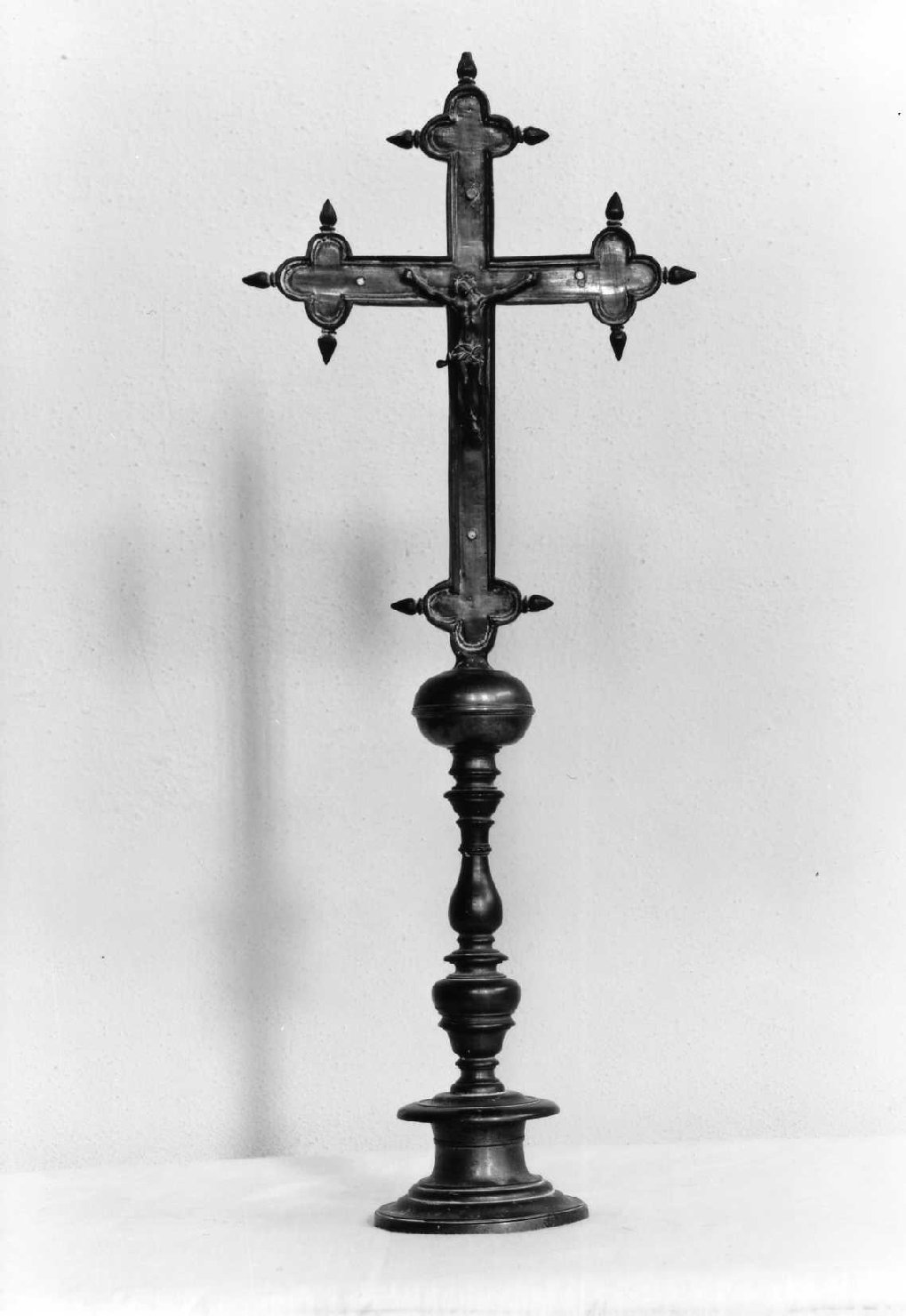 Cristo crocifisso (croce d'altare) - manifattura tosco-romagnola (metà sec. XIX)