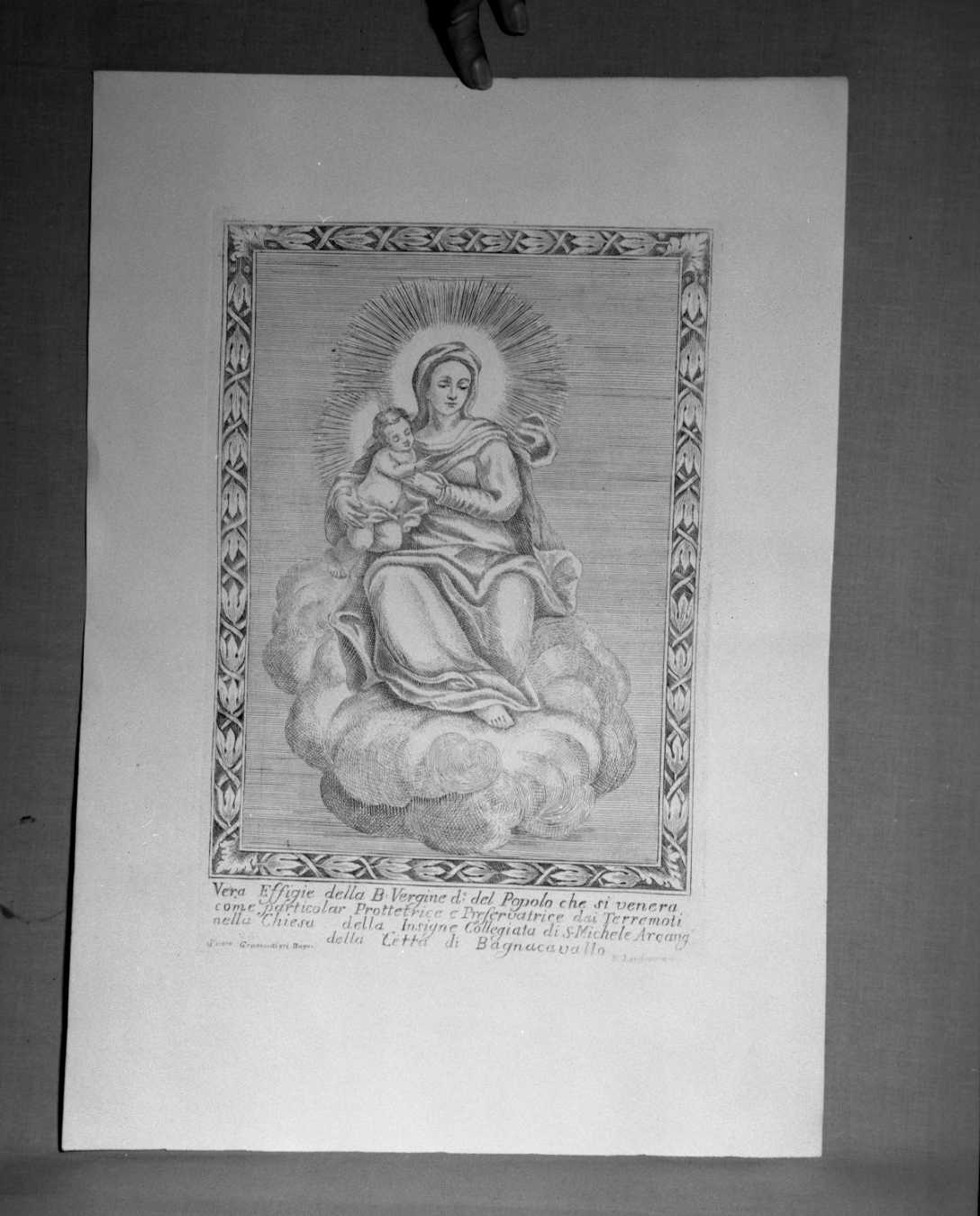 Madonna del Popolo, Madonna con Bambino (incisione) di Gramantieri Pietro (sec. XVIII)