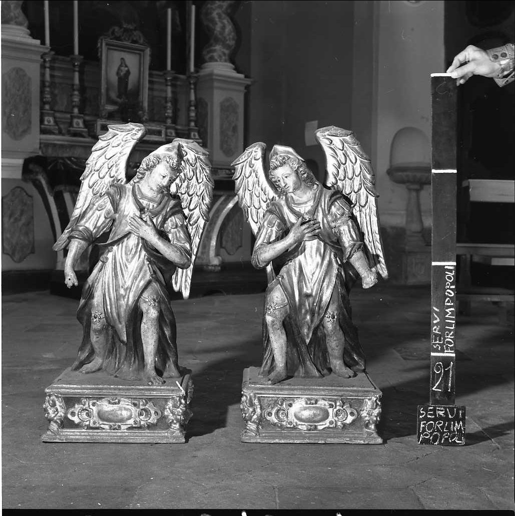angelo (statuetta, coppia) - bottega Italia centro-settentrionale (sec. XVII)