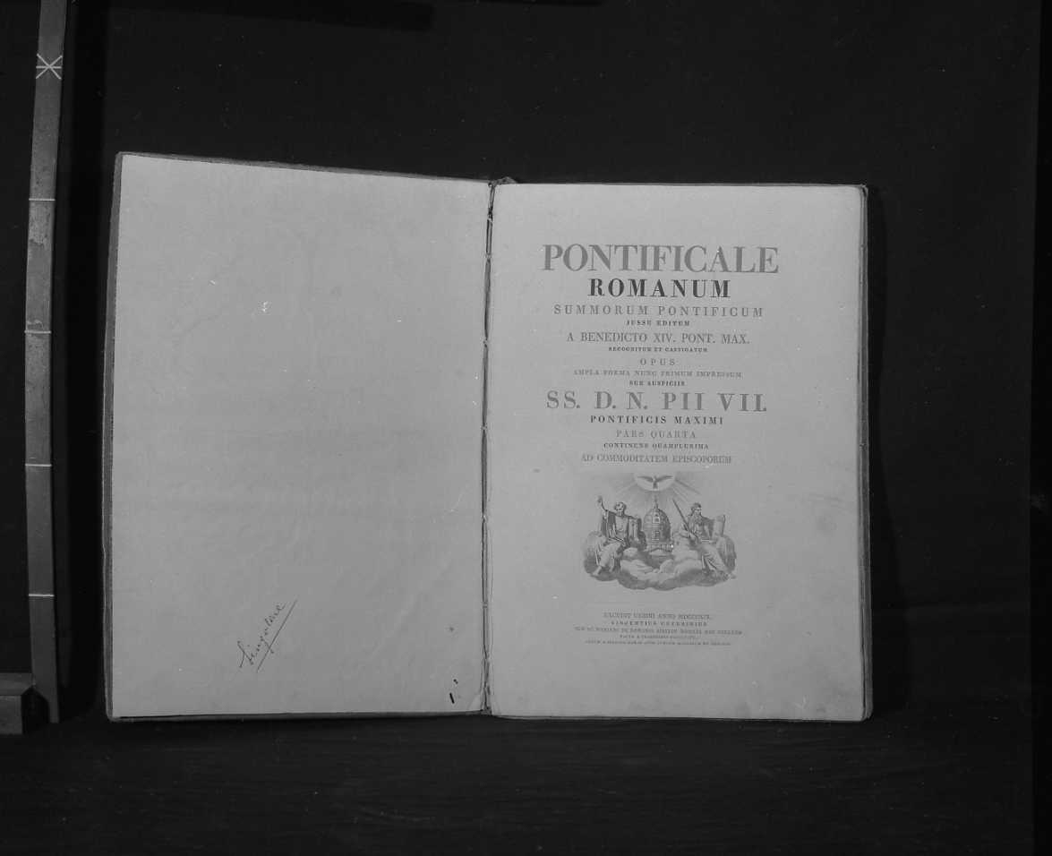"Pontificale Romanum" (coperta di libro liturgico) - manifattura urbinate (primo quarto sec. XIX)
