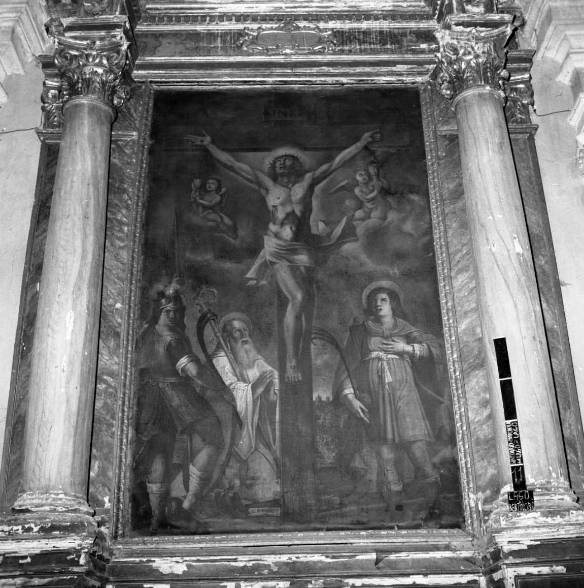 Cristo crocifisso ed i SS. Demetrio, Benedetto e Lorenzo, Cristo crocifisso e Santi (pala d'altare) - ambito romagnolo (sec. XVII)