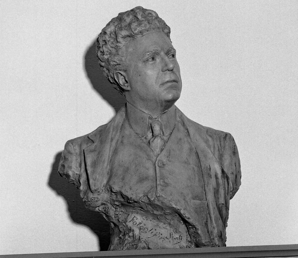 ritratto di Pietro Mascagni (busto) di Storti (primo quarto sec. XX)