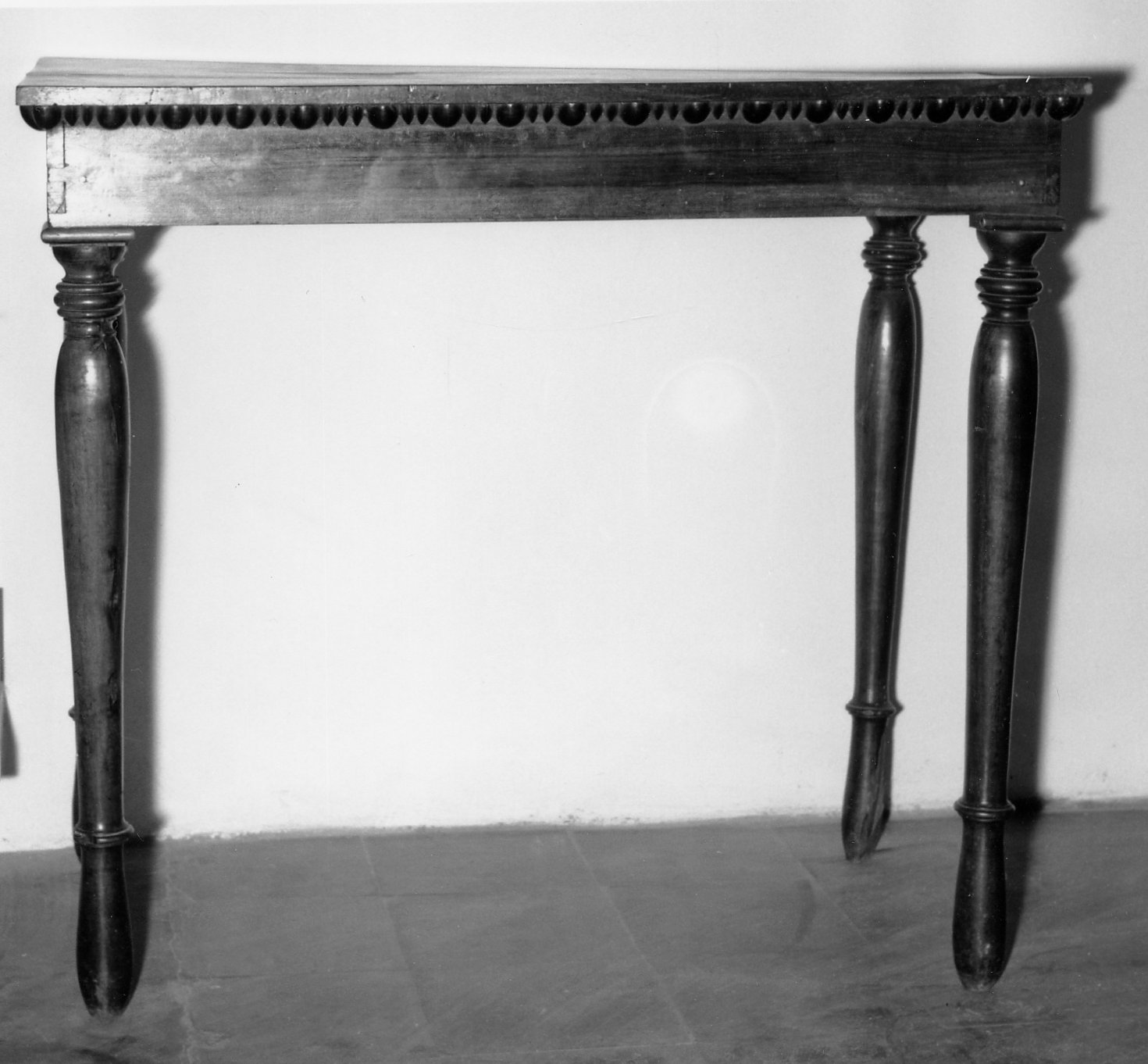 tavolino - bottega romagnola (prima metà sec. XIX)