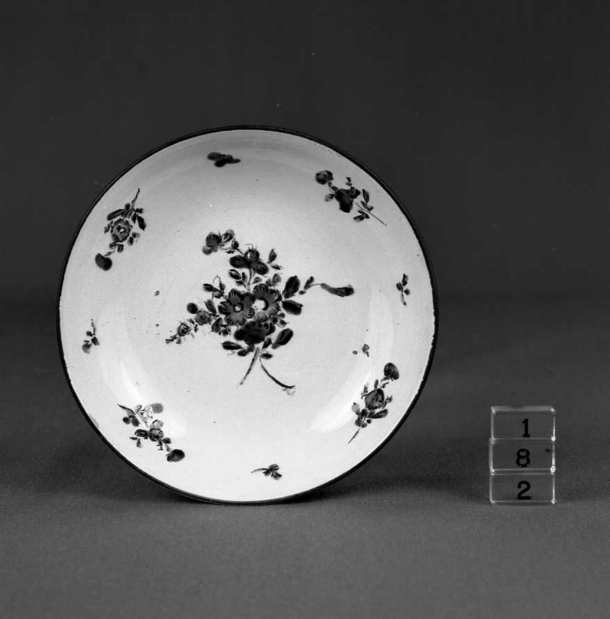 motivo decorativo floreale (piattino scodellato, insieme) - manifattura Ferniani (sec. XVIII)