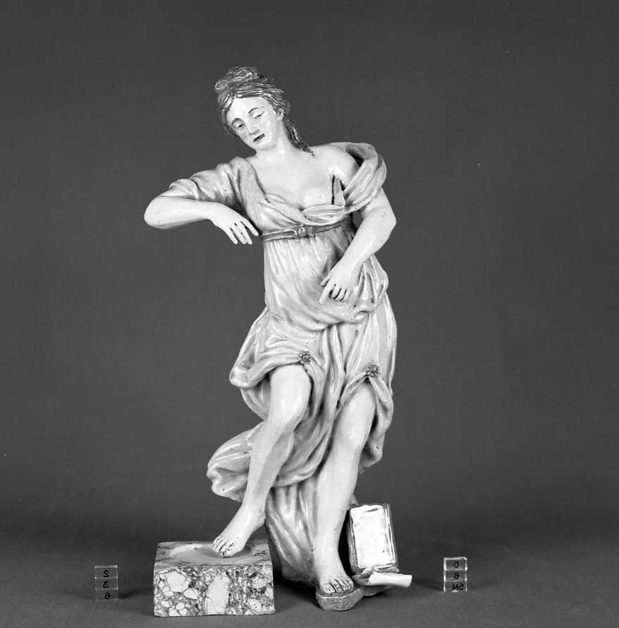 figura femminile (statua, insieme) - manifattura Ferniani (?) (secc. XVIII/ XIX)
