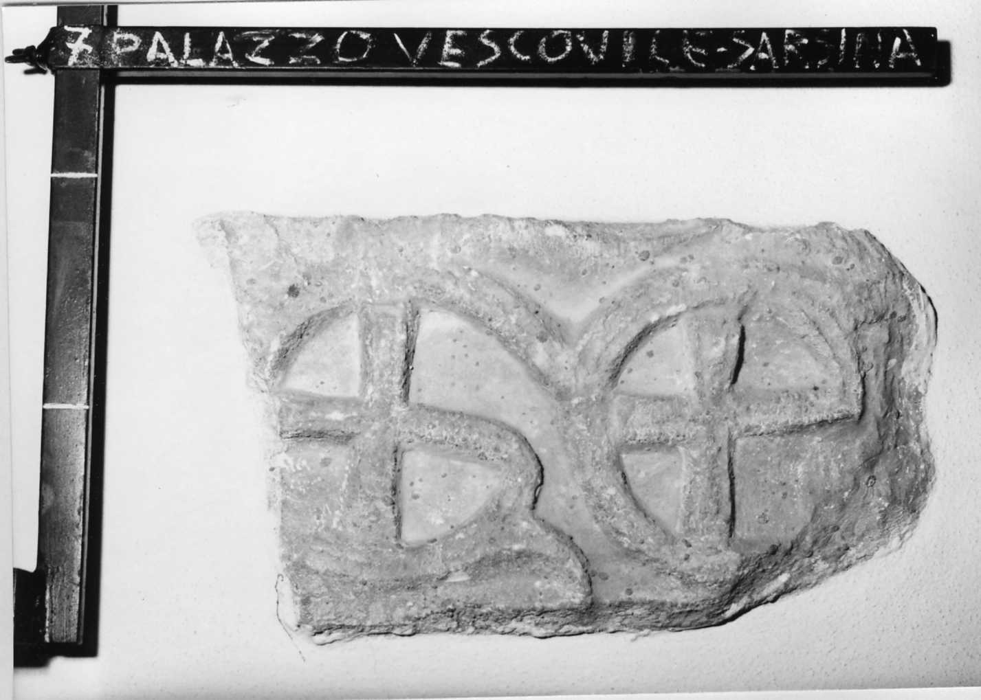 decorazione plastica, frammento - bottega Italia centro-settentrionale (secc. VI/ IX)
