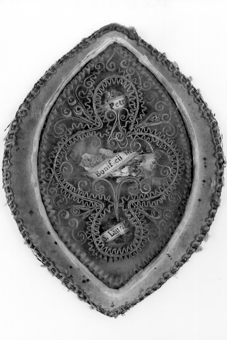 reliquiario a capsula - a medaglione - produzione romagnola (sec. XIX)