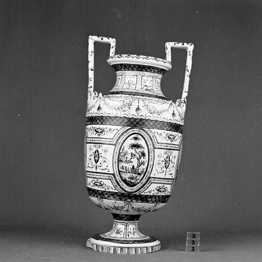 paesaggi e motivi decorativi a grottesche (vaso) - manifattura Ferniani (sec. XVIII)