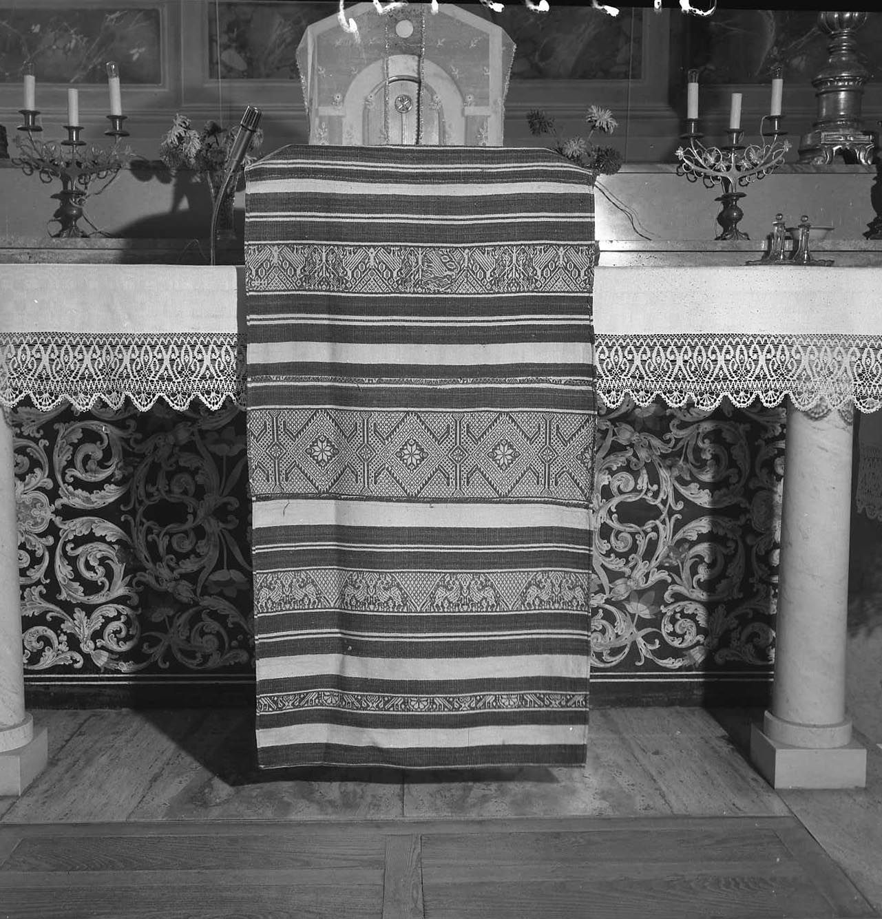 sottotovaglia d'altare - manifattura romagnola (fine/inizio secc. XIV/ XV)