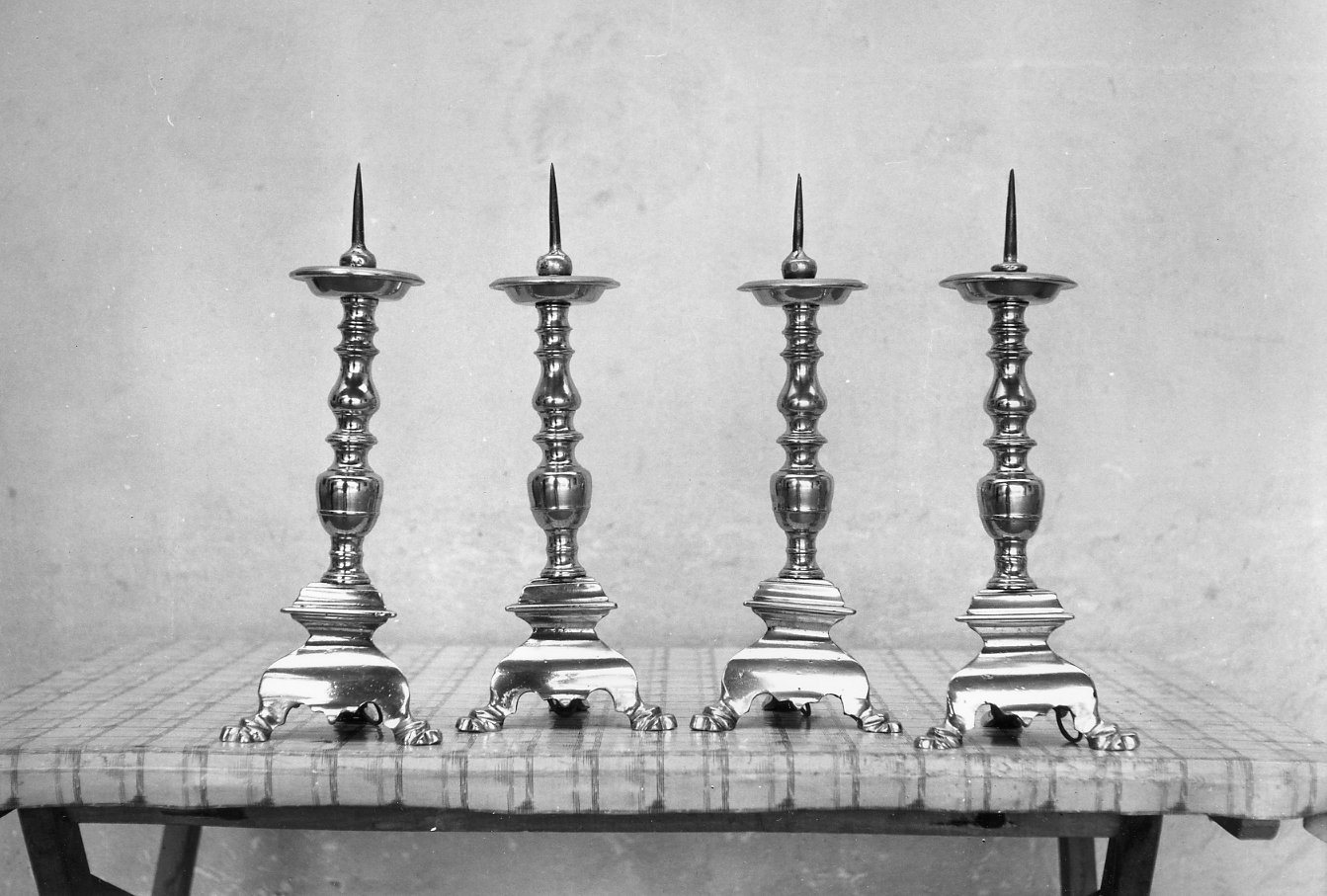 candeliere - bottega italiana (fine/inizio secc. XVI/ XVII)