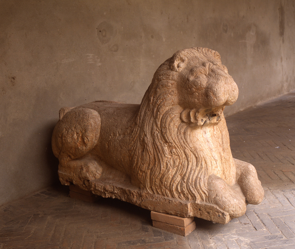 leone (scultura, elemento d'insieme) - ambito Italia settentrionale (?) (sec. XIV)
