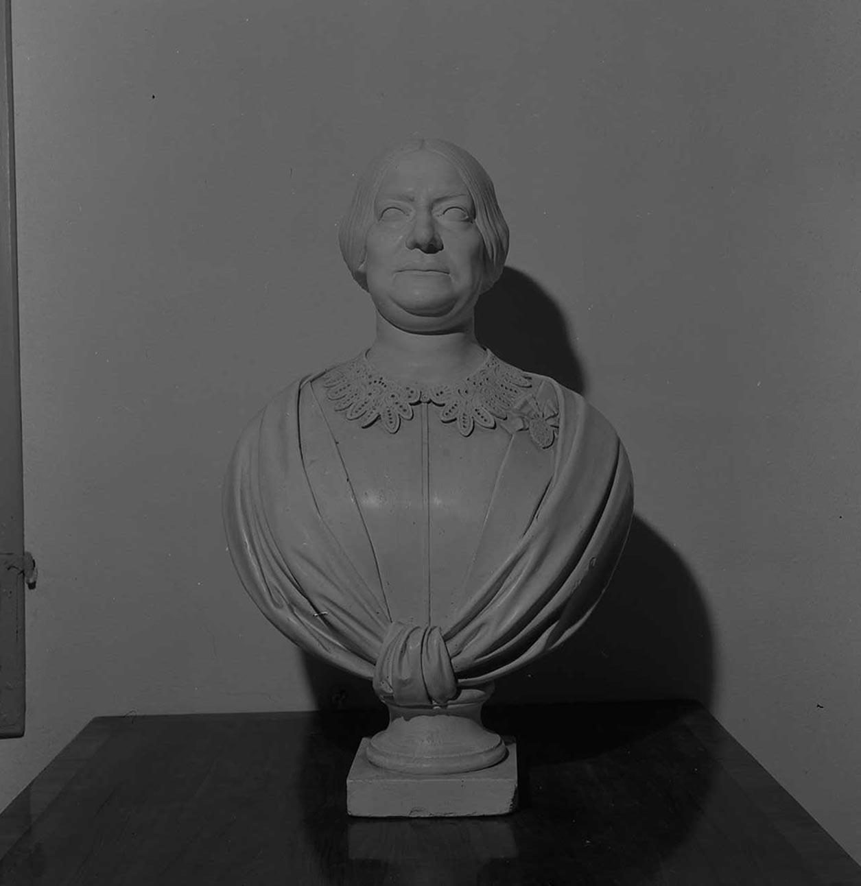 Contessa Marianna Rondinini in Mazzolani, ritratto di donna (busto) - ambito faentino (sec. XIX)