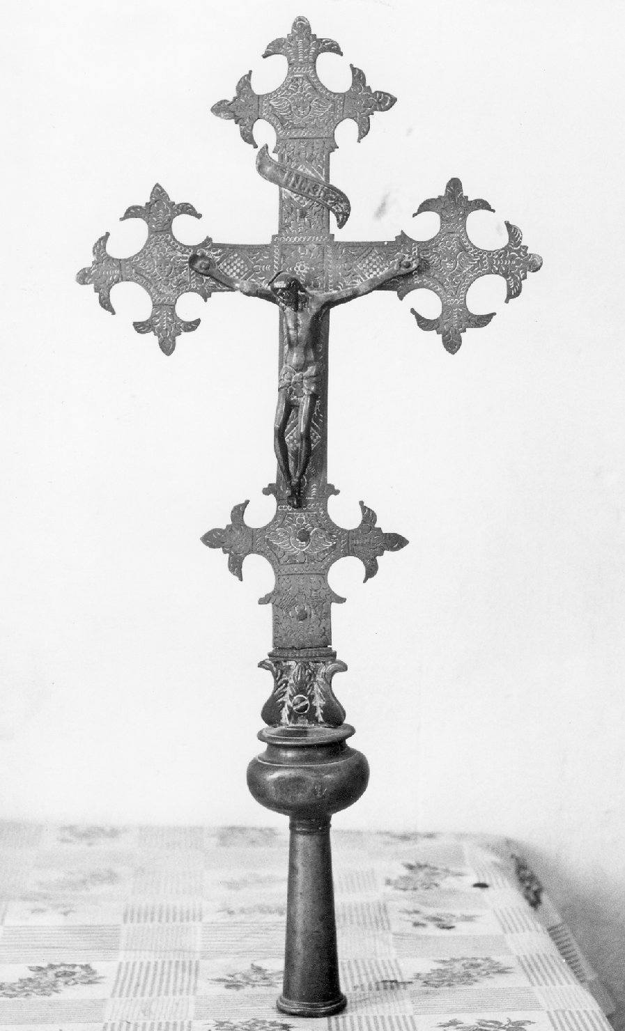 croce astile - bottega italiana (sec. XVI)