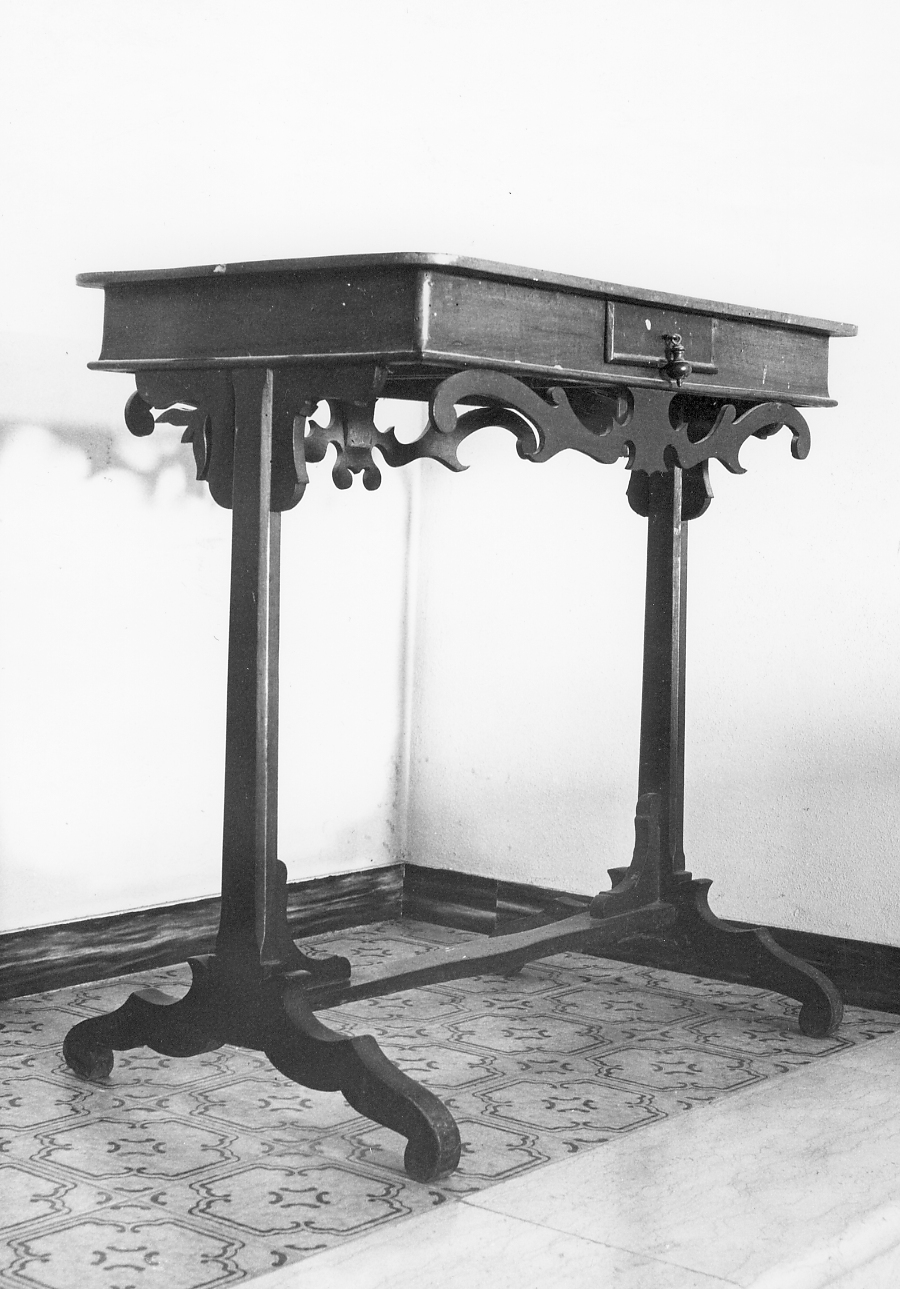 tavolino - bottega italiana (sec. XVIII)