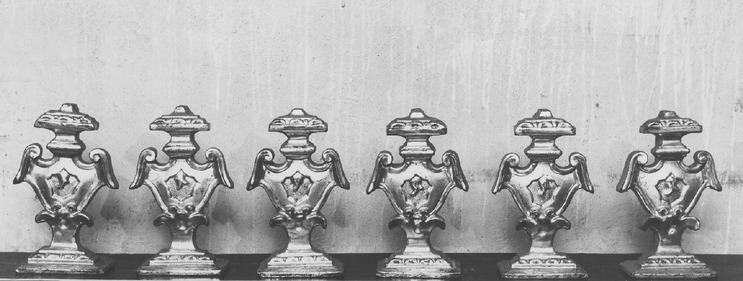 vaso d'altare con composizione floreale - ambito emiliano-romagnolo (?) (sec. XVIII)