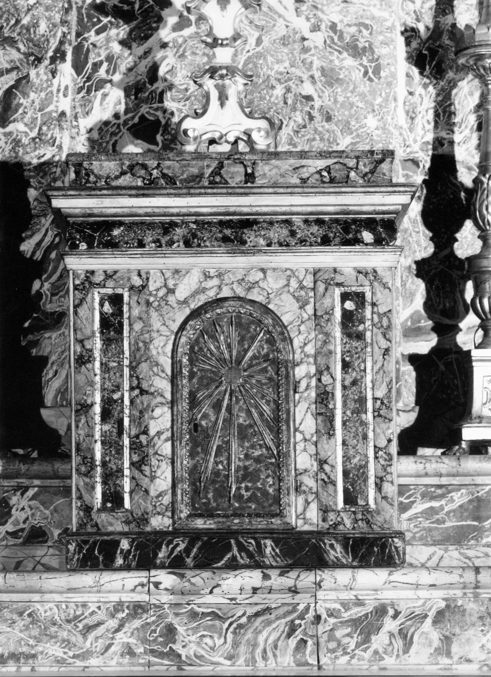 tabernacolo - a frontale architettonico di Della Quercia Ignazio, Della Quercia Cassiano (sec. XVIII)